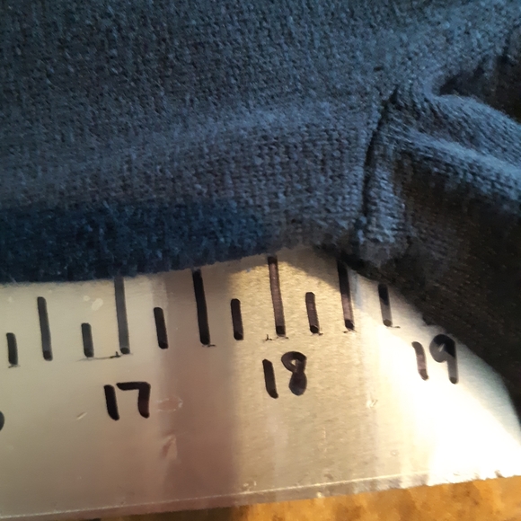 Tommy Hilfiger Large Sweater - Picture 9 of 9